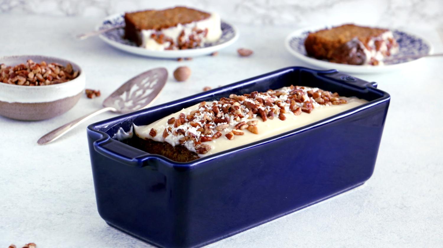 Möhrenkuchen mit Frischkäse-Glasur - Peugeot Saveurs