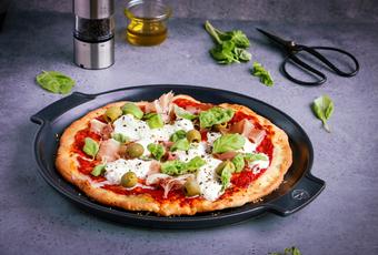 Prosciutto und Burrata Pizza