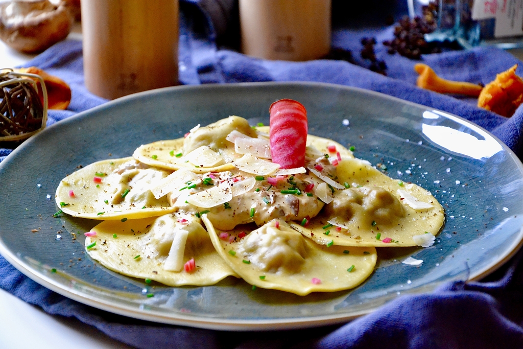 Hausgemachte Ravioli mit Pilzen