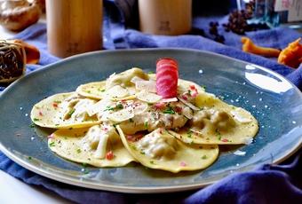 Hausgemachte Ravioli mit Pilzen