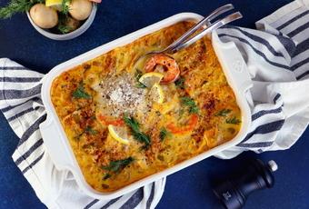 Fisch- und Meeresfrüchtegratin mit Safransoße
