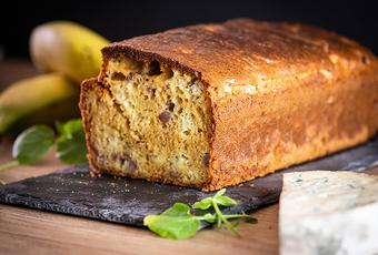 Gesalzener Bananenkuchen mit Blauschimmelkäse