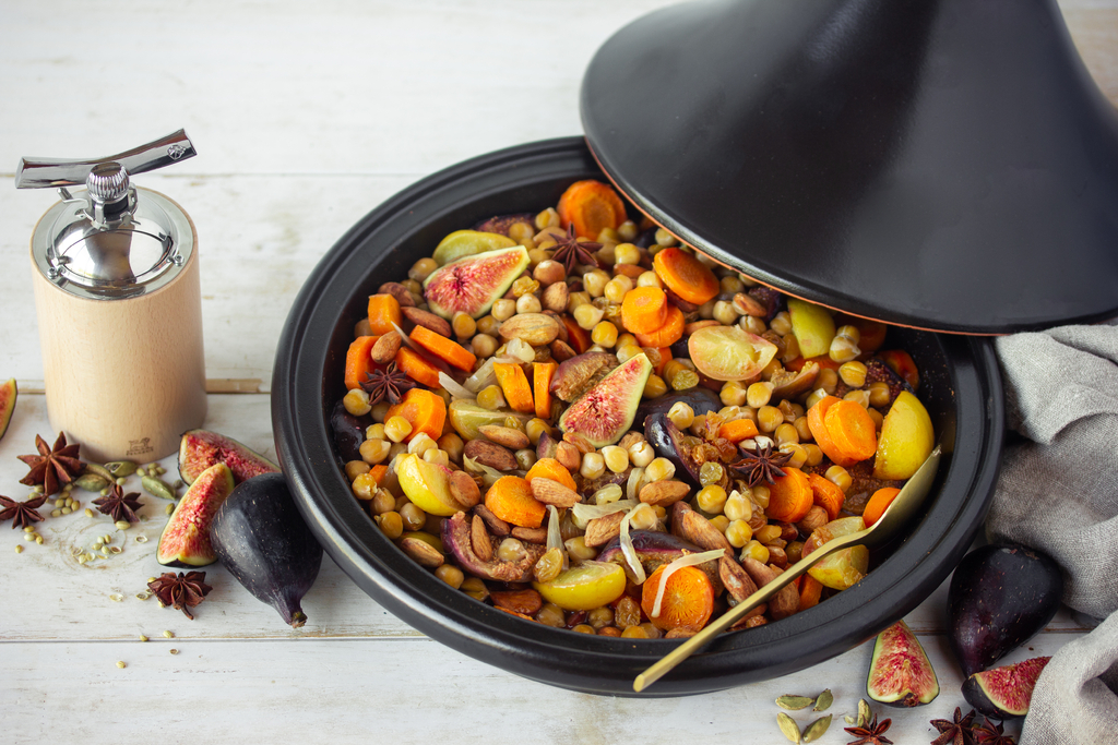 Tagine aus Karotten, Feigen, Zwiebeln und kandierten Zitronen