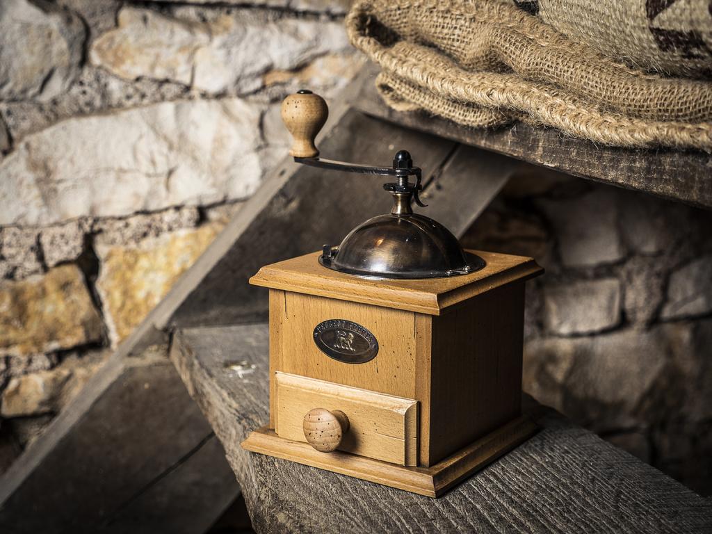 COFFEE MILL Antike Scheunenatmosphäre - Peugeot Saveurs