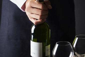 Wie benutze ich ein Sommeliermesser?