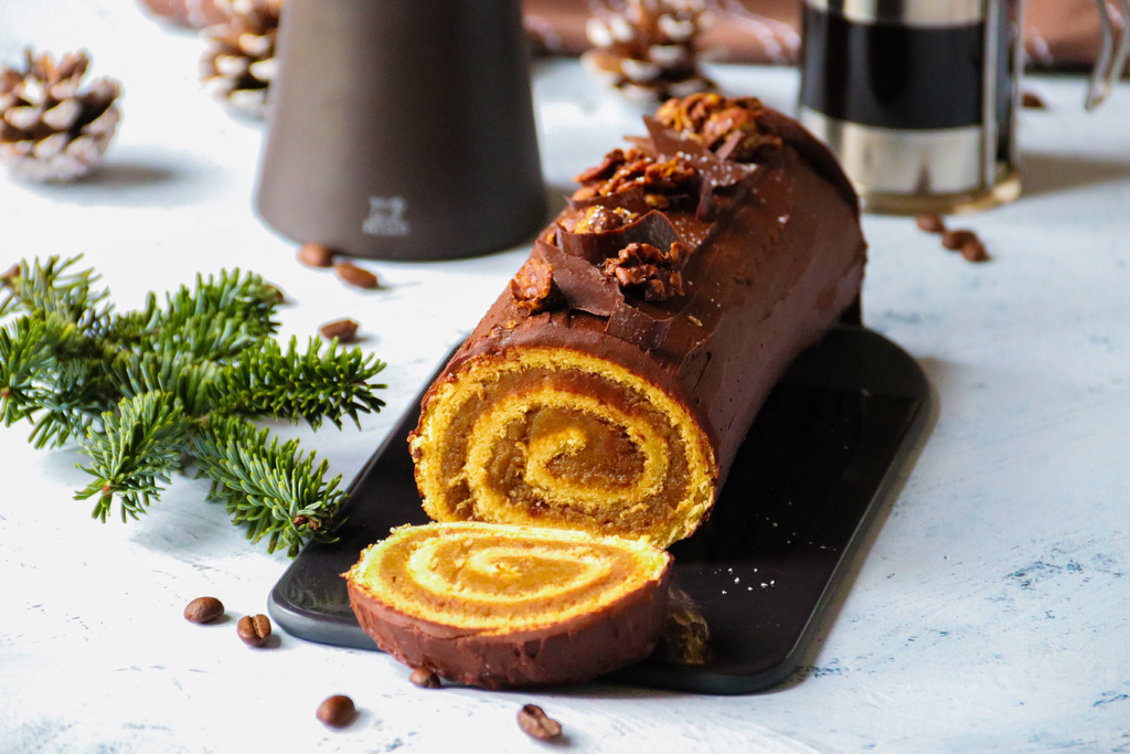 Schoko-Biskuitroulade mit Kaffee - Bûche de Noël